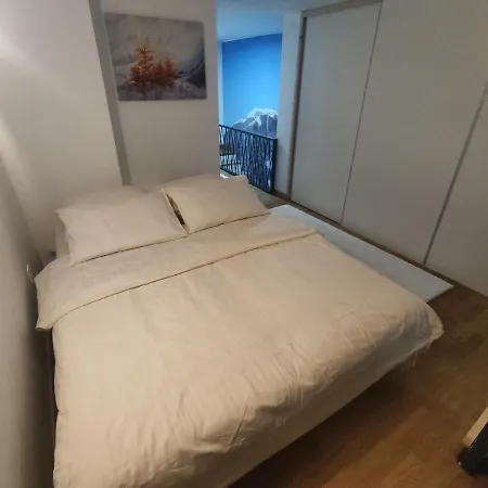 White Mountain Apartment *